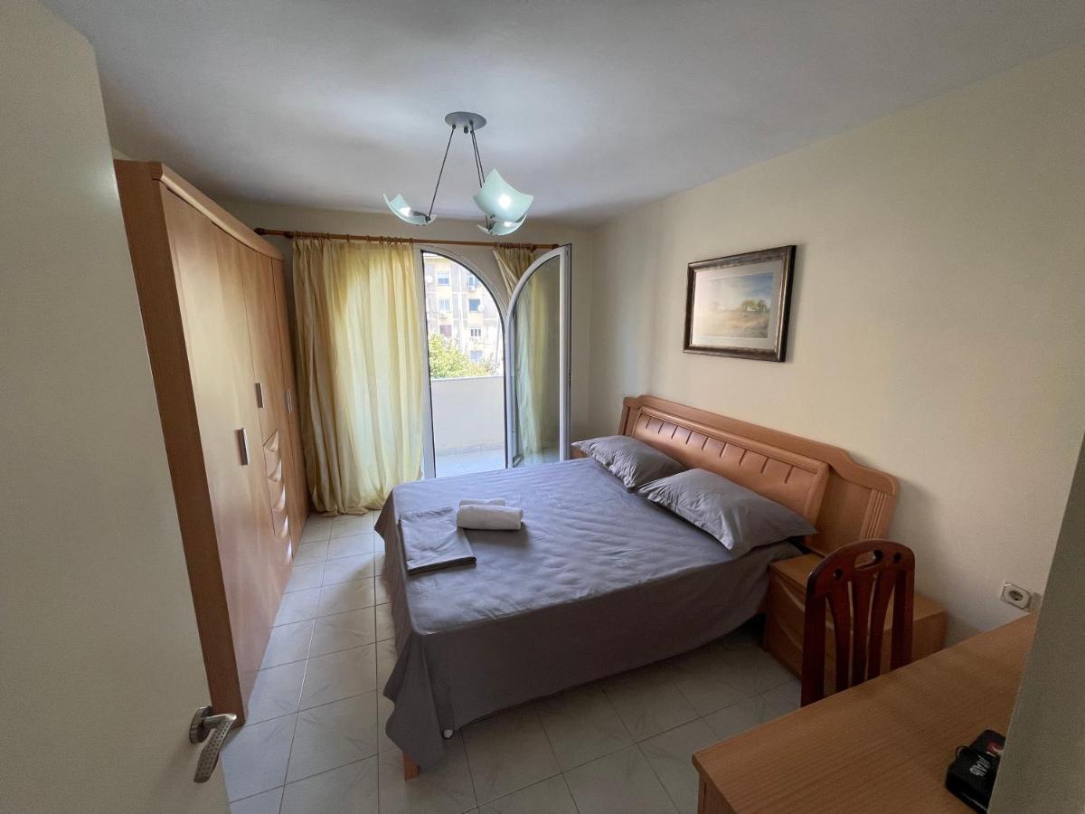 Tirana Flora Center Apartment ภายนอก รูปภาพ