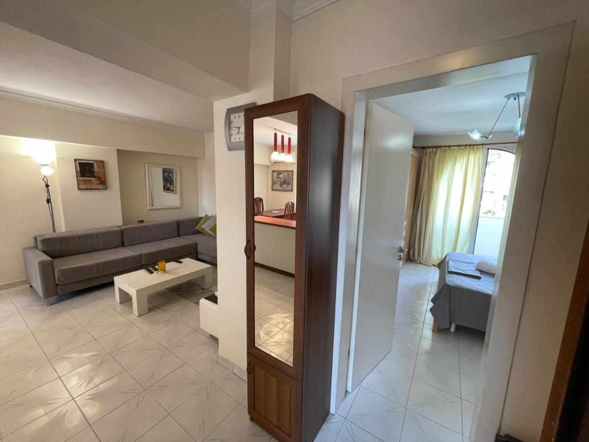 Tirana Flora Center Apartment ภายนอก รูปภาพ