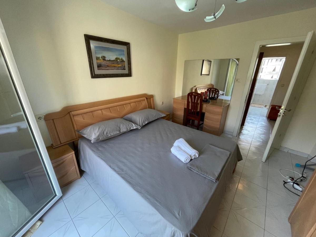 Tirana Flora Center Apartment ภายนอก รูปภาพ