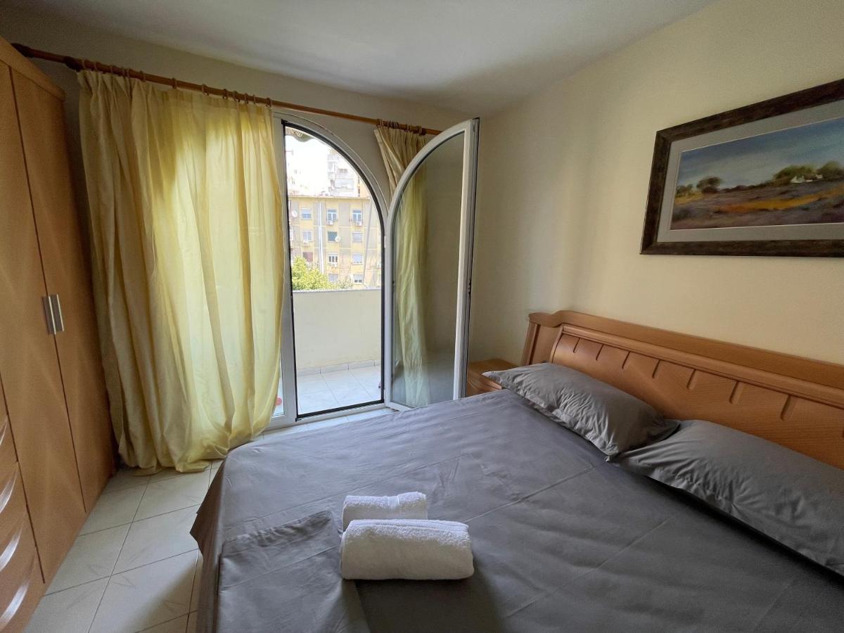 Tirana Flora Center Apartment ภายนอก รูปภาพ