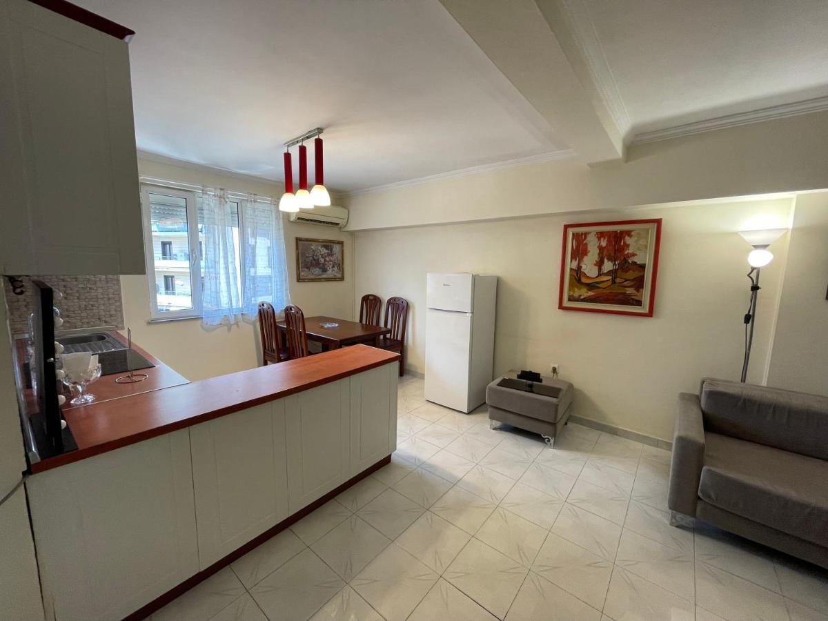 Tirana Flora Center Apartment ภายนอก รูปภาพ