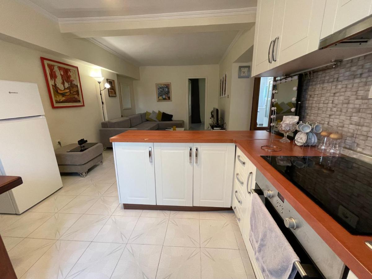Tirana Flora Center Apartment ภายนอก รูปภาพ