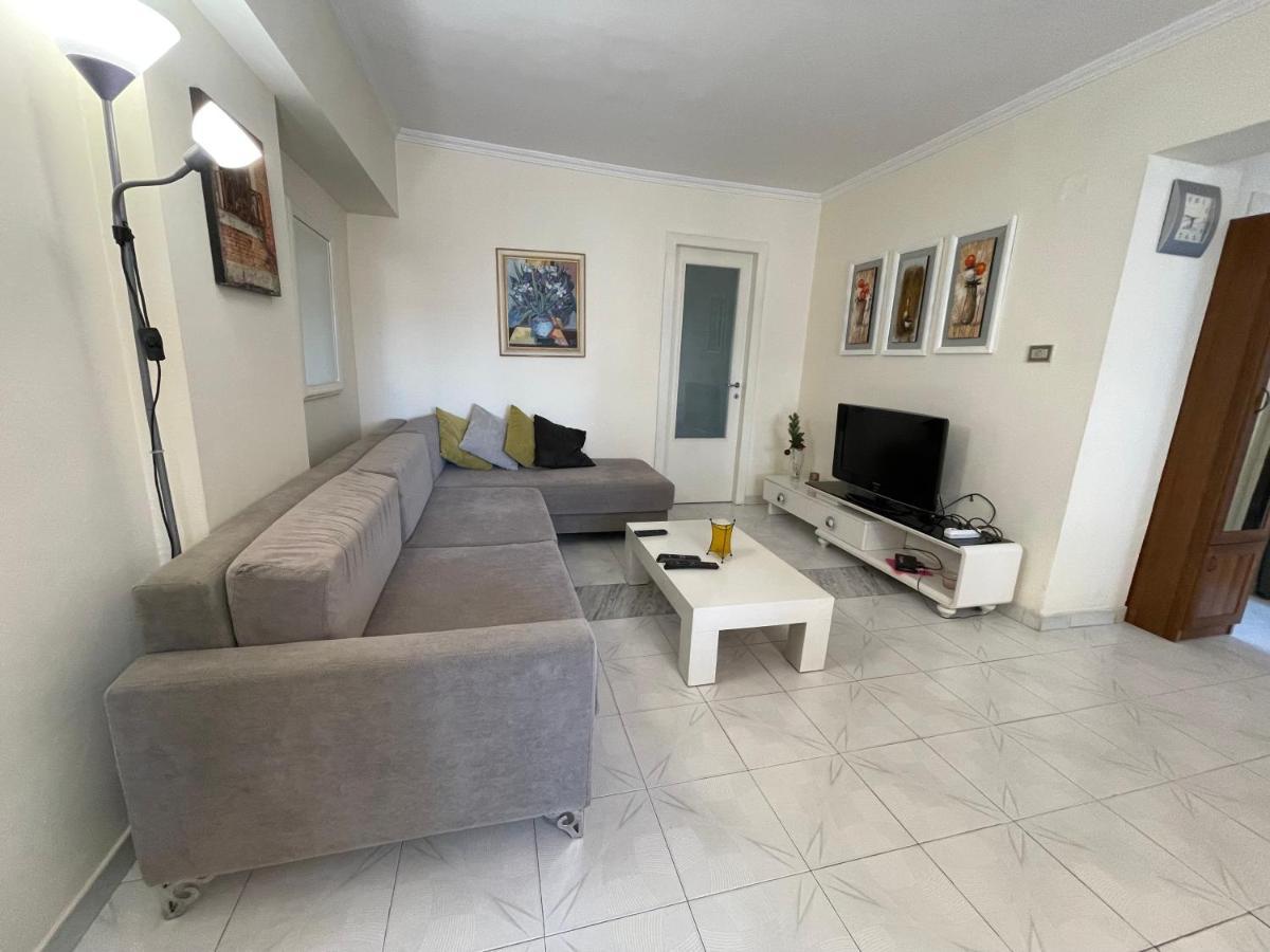 Tirana Flora Center Apartment ภายนอก รูปภาพ
