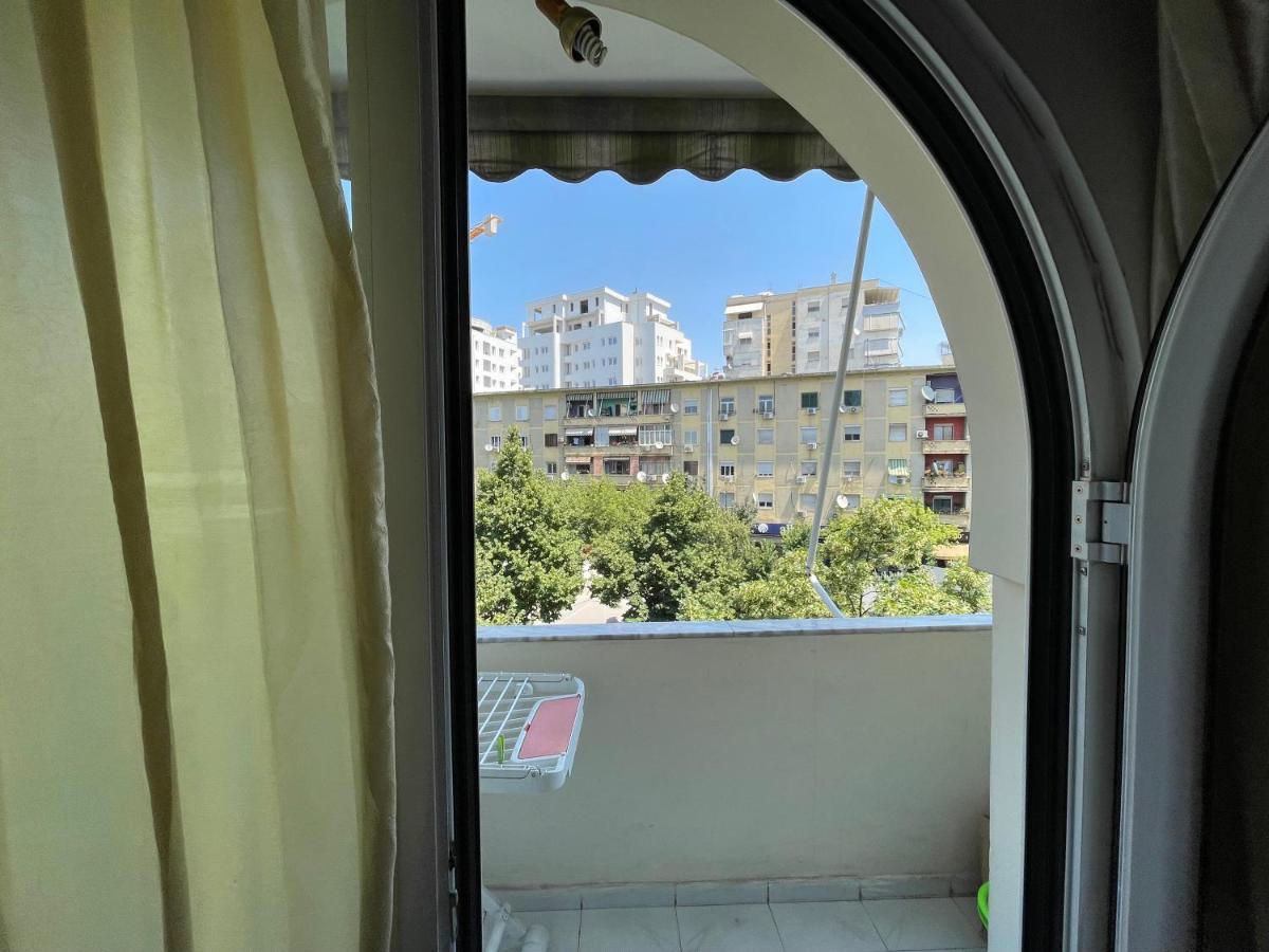 Tirana Flora Center Apartment ภายนอก รูปภาพ